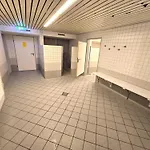 Apartament 6 Pers Aan Skilift Grootste Skigebied Nabij Bikepark Unieke Locatie Met Zeer Rustige Tuin In Het Bos En Het Gezellige Centrum Leuke Cafes Restaurants En Gratis Zwembad Sauna Relax Speelruimte Parkeerplaats Naast Der Brabander *