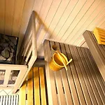 Apartament 6 Pers Aan Skilift Grootste Skigebied Nabij Bikepark Unieke Locatie Met Zeer Rustige Tuin In Het Bos En Het Gezellige Centrum Leuke Cafes Restaurants En Gratis Zwembad Sauna Relax Speelruimte Parkeerplaats Naast Der Brabander *