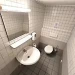 6 Pers Aan Skilift Grootste Skigebied Nabij Bikepark Unieke Locatie Met Zeer Rustige Tuin In Het Bos En Het Gezellige Centrum Leuke Cafes Restaurants En Gratis Zwembad Sauna Relax Speelruimte Parkeerplaats Naast Der Brabander Apartament