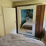 Apartament 6 Pers Aan Skilift Grootste Skigebied Nabij Bikepark Unieke Locatie Met Zeer Rustige Tuin In Het Bos En Het Gezellige Centrum Leuke Cafes Restaurants En Gratis Zwembad Sauna Relax Speelruimte Parkeerplaats Naast Der Brabander *