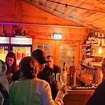 Apartament 6 Pers Aan Skilift Grootste Skigebied Nabij Bikepark Unieke Locatie Met Zeer Rustige Tuin In Het Bos En Het Gezellige Centrum Leuke Cafes Restaurants En Gratis Zwembad Sauna Relax Speelruimte Parkeerplaats Naast Der Brabander