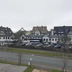 6 Pers Aan Skilift Grootste Skigebied Nabij Bikepark Unieke Locatie Met Zeer Rustige Tuin In Het Bos En Het Gezellige Centrum Leuke Cafes Restaurants En Gratis Zwembad Sauna Relax Speelruimte Parkeerplaats Naast Der Brabander *