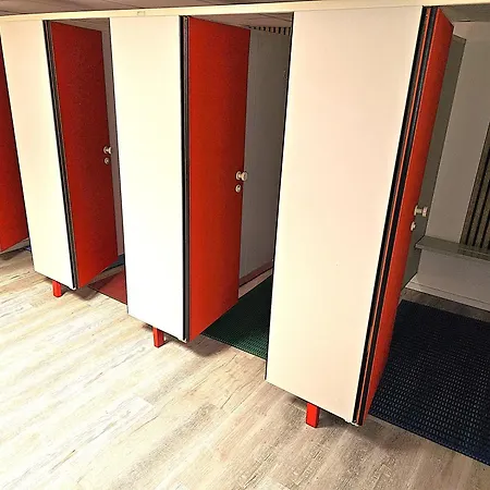 6 Pers Am Skilift Größten Skigebiets, Ruhige Garten Im Wald, Gemütlichen Après-ski-cafés Restaurants Zu Fuß Erreichbar, Parkplatz, Schwimmbad, Sauna, Relaxraum, Buchbaren Massages Wellness Der Brabander, Darts Tischtennis-fußba Winterberg