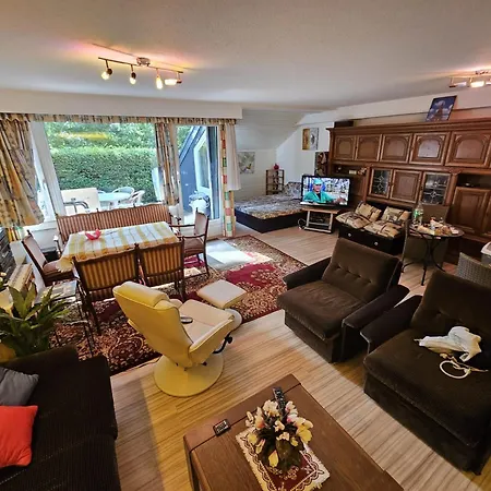 6 Pers Am Skilift Groessten Skigebiets, Ruhige Garten Im Wald, Gemuetlichen Apres-ski-cafes Restaurants Zu Fuss Erreichbar, Parkplatz, Schwimmbad, Sauna, Relaxraum, Buchbaren Massages Wellness Der Brabander, Darts Tischtennis-f * Βίντερμπεργκ