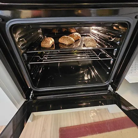 6 Pers Am Skilift Groessten Skigebiets, Ruhige Garten Im Wald, Gemuetlichen Apres-ski-cafes Restaurants Zu Fuss Erreichbar, Parkplatz, Schwimmbad, Sauna, Relaxraum, Buchbaren Massages Wellness Der Brabander, Darts Tischtennis-f Appartement