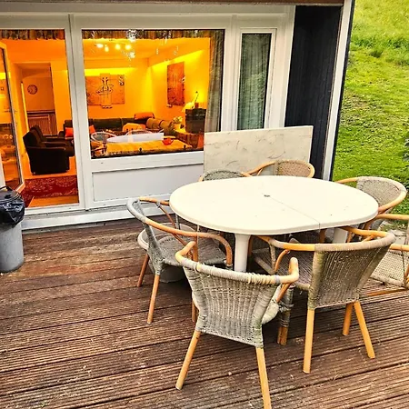 Apartment 6 Pers Aan Skilift Grootste Skigebied Nabij Bikepark Unieke Locatie Met Zeer Rustige Tuin In Het Bos En Het Gezellige Centrum Leuke Cafes Restaurants En Gratis Zwembad Sauna Relax Speelruimte Parkeerplaats Naast Der Brabander Winterberg