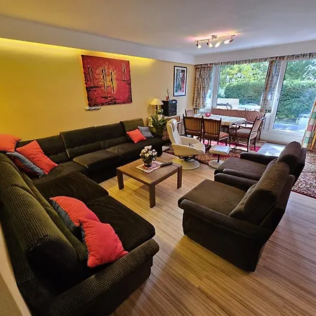 6 Pers Am Skilift Groessten Skigebiets, Ruhige Garten Im Wald, Gemuetlichen Apres-ski-cafes Restaurants Zu Fuss Erreichbar, Parkplatz, Schwimmbad, Sauna, Relaxraum, Buchbaren Massages Wellness Der Brabander, Darts Tischtennis-f *