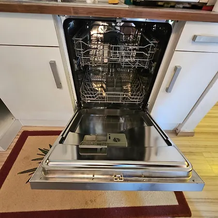 アパート 6 Pers Am Skilift Groessten Skigebiets, Ruhige Garten Im Wald, Gemuetlichen Apres-ski-cafes Restaurants Zu Fuss Erreichbar, Parkplatz, Schwimmbad, Sauna, Relaxraum, Buchbaren Massages Wellness Der Brabander, Darts Tischtennis-f *