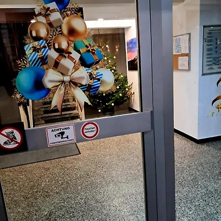 6 Pers Am Skilift Größten Skigebiets, Ruhige Garten Im Wald, Gemütlichen Après-ski-cafés Restaurants Zu Fuß Erreichbar, Parkplatz, Schwimmbad, Sauna, Relaxraum, Buchbaren Massages Wellness Der Brabander, Darts Tischtennis-fußba