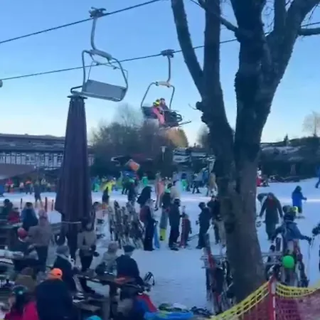 Διαμέρισμα 6 Pers Aan Skilift Grootste Skigebied Nabij Bikepark Unieke Locatie Met Zeer Rustige Tuin In Het Bos En Het Gezellige Centrum Leuke Cafes Restaurants En Gratis Zwembad Sauna Relax Speelruimte Parkeerplaats Naast Der Brabander