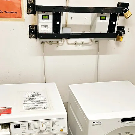 6 Pers Am Skilift Groessten Skigebiets, Ruhige Garten Im Wald, Gemuetlichen Apres-ski-cafes Restaurants Zu Fuss Erreichbar, Parkplatz, Schwimmbad, Sauna, Relaxraum, Buchbaren Massages Wellness Der Brabander, Darts Tischtennis-f Winterberg