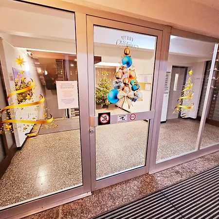 6 Pers Am Skilift Groessten Skigebiets, Ruhige Garten Im Wald, Gemuetlichen Apres-ski-cafes Restaurants Zu Fuss Erreichbar, Parkplatz, Schwimmbad, Sauna, Relaxraum, Buchbaren Massages Wellness Der Brabander, Darts Tischtennis-f * Winterberg