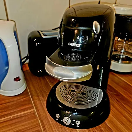 6 Pers Am Skilift Groessten Skigebiets, Ruhige Garten Im Wald, Gemuetlichen Apres-ski-cafes Restaurants Zu Fuss Erreichbar, Parkplatz, Schwimmbad, Sauna, Relaxraum, Buchbaren Massages Wellness Der Brabander, Darts Tischtennis-f ヴィンターベルク