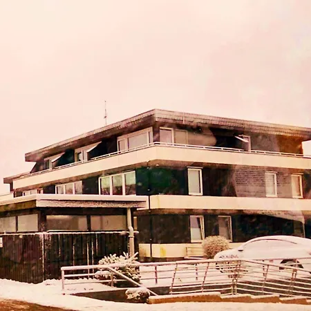 6 Pers Am Skilift Groessten Skigebiets, Ruhige Garten Im Wald, Gemuetlichen Apres-ski-cafes Restaurants Zu Fuss Erreichbar, Parkplatz, Schwimmbad, Sauna, Relaxraum, Buchbaren Massages Wellness Der Brabander, Darts Tischtennis-f Appartement