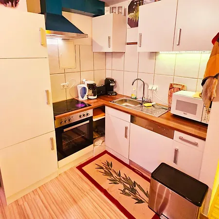 6 Pers Am Skilift Größten Skigebiets, Ruhige Garten Im Wald, Gemütlichen Après-ski-cafés Restaurants Zu Fuß Erreichbar, Parkplatz, Schwimmbad, Sauna, Relaxraum, Buchbaren Massages Wellness Der Brabander, Darts Tischtennis-fußba * Winterberg