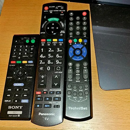 6 Pers Aan Skilift Grootste Skigebied Nabij Bikepark Unieke Locatie Met Zeer Rustige Tuin In Het Bos En Het Gezellige Centrum Leuke Cafes Restaurants En Gratis Zwembad Sauna Relax Speelruimte Parkeerplaats Naast Der Brabander 아파트