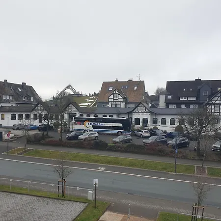 6 Pers Aan Skilift Grootste Skigebied Nabij Bikepark Unieke Locatie Met Zeer Rustige Tuin In Het Bos En Het Gezellige Centrum Leuke Cafes Restaurants En Gratis Zwembad Sauna Relax Speelruimte Parkeerplaats Naast Der Brabander *