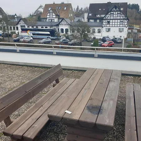 6 Pers Am Skilift Groessten Skigebiets, Ruhige Garten Im Wald, Gemuetlichen Apres-ski-cafes Restaurants Zu Fuss Erreichbar, Parkplatz, Schwimmbad, Sauna, Relaxraum, Buchbaren Massages Wellness Der Brabander, Darts Tischtennis-f *