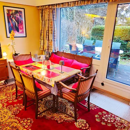 6 Pers Am Skilift Groessten Skigebiets, Ruhige Garten Im Wald, Gemuetlichen Apres-ski-cafes Restaurants Zu Fuss Erreichbar, Parkplatz, Schwimmbad, Sauna, Relaxraum, Buchbaren Massages Wellness Der Brabander, Darts Tischtennis-f