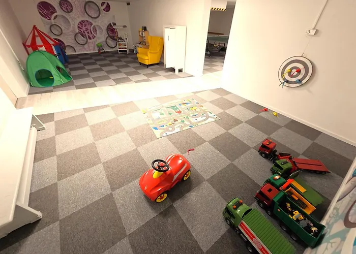 Appartamento 6 Pers Am Skilift Größten Skigebiets, Ruhige Garten Im Wald, Gemütlichen Après-ski-cafés Restaurants Zu Fuß Erreichbar, Parkplatz, Schwimmbad, Sauna, Relaxraum, Buchbaren Massages Wellness Der Brabander, Darts Tischtennis-fußba Winterberg