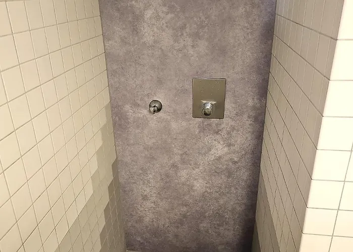 Apartamento Winterberg Appartement 6 Pers am Skilift größten Skigebiets, ruhige Garten im Wald, gemütlichen Après-Ski-Cafés Restaurants zu Fuß erreichbar, Parkplatz, Schwimmbad, Sauna, Relaxraum, Buchbaren Massages Wellness Der Brabander, Darts Tischtennis-Fußba