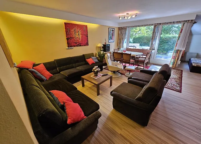 Winterberg Appartement 6 Pers am Skilift größten Skigebiets, ruhige Garten im Wald, gemütlichen Après-Ski-Cafés Restaurants zu Fuß erreichbar, Parkplatz, Schwimmbad, Sauna, Relaxraum, Buchbaren Massages Wellness Der Brabander, Darts Tischtennis-Fußba *