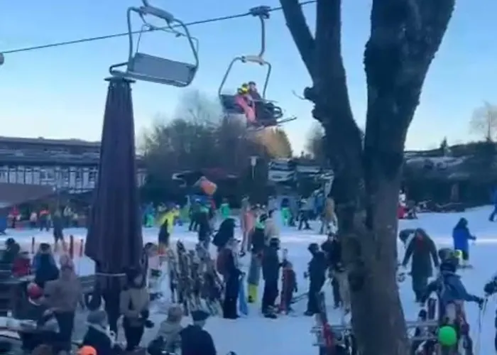 아파트 6 Pers Aan Skilift Grootste Skigebied Nabij Bikepark Unieke Locatie Met Zeer Rustige Tuin In Het Bos En Het Gezellige Centrum Leuke Cafes Restaurants En Gratis Zwembad Sauna Relax Speelruimte Parkeerplaats Naast Der Brabander