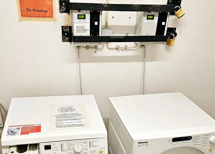 6 Pers Am Skilift Größten Skigebiets, Ruhige Garten Im Wald, Gemütlichen Après-ski-cafés Restaurants Zu Fuß Erreichbar, Parkplatz, Schwimmbad, Sauna, Relaxraum, Buchbaren Massages Wellness Der Brabander, Darts Tischtennis-fußba Winterberg