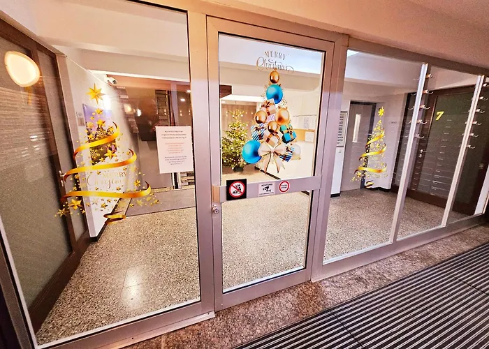 Winterberg Appartement 6 Pers am Skilift größten Skigebiets, ruhige Garten im Wald, gemütlichen Après-Ski-Cafés Restaurants zu Fuß erreichbar, Parkplatz, Schwimmbad, Sauna, Relaxraum, Buchbaren Massages Wellness Der Brabander, Darts Tischtennis-Fußba * Winterberg