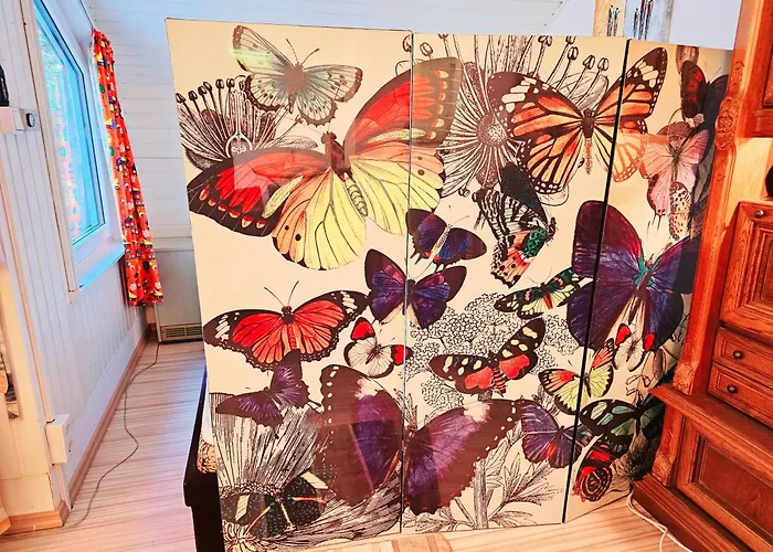 아파트 6 Pers Aan Skilift Grootste Skigebied Nabij Bikepark Unieke Locatie Met Zeer Rustige Tuin In Het Bos En Het Gezellige Centrum Leuke Cafes Restaurants En Gratis Zwembad Sauna Relax Speelruimte Parkeerplaats Naast Der Brabander