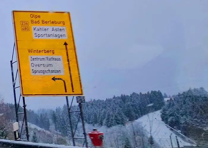 6 Pers Aan Skilift Grootste Skigebied Nabij Bikepark Unieke Locatie Met Zeer Rustige Tuin In Het Bos En Het Gezellige Centrum Leuke Cafes Restaurants En Gratis Zwembad Sauna Relax Speelruimte Parkeerplaats Naast Der Brabander 아파트